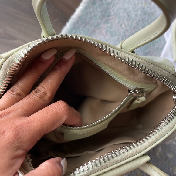 Authentic GIVENCHY Antigona Mini Shoulder Handbag - Picture 2 of 10